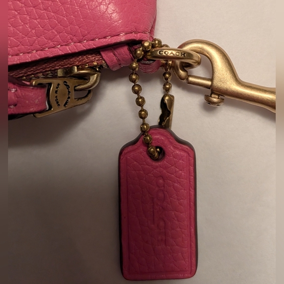 Coach Pebbled Leather Wristlet in PETUNIA Pink - EUC - Picture 3 of 6